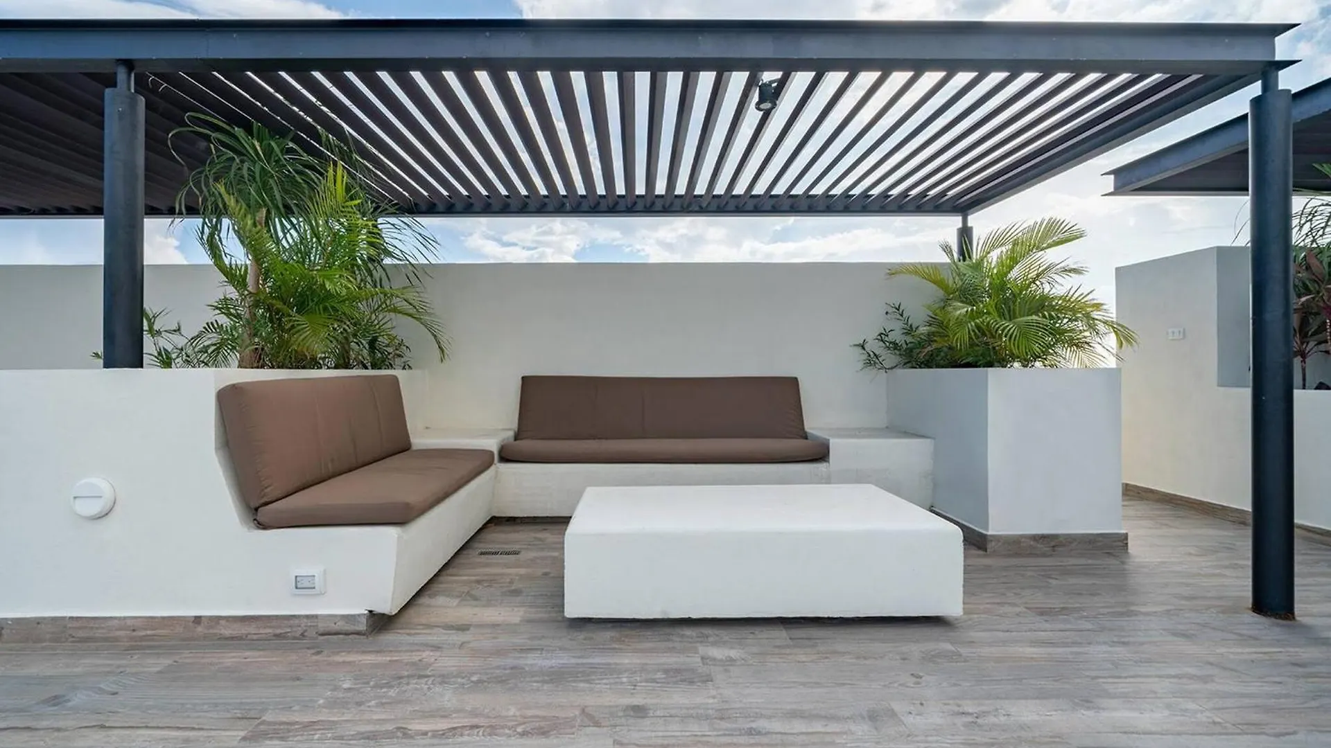 Apartment Condo Veronica - Comfortable 2 Bedroom With Rooftop Gym And Pool Playa del Carmen