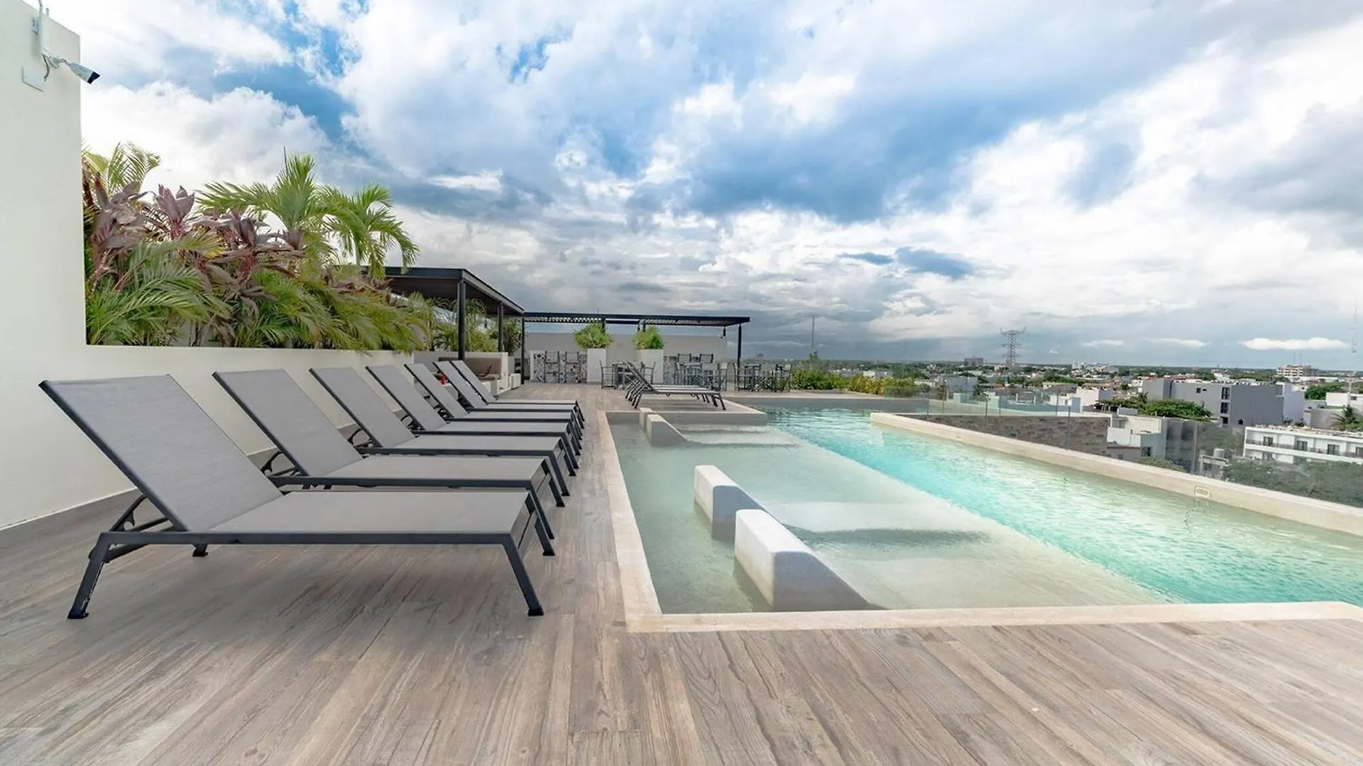 Apartment Condo Veronica - Comfortable 2 Bedroom With Rooftop Gym And Pool Playa del Carmen Mexiko