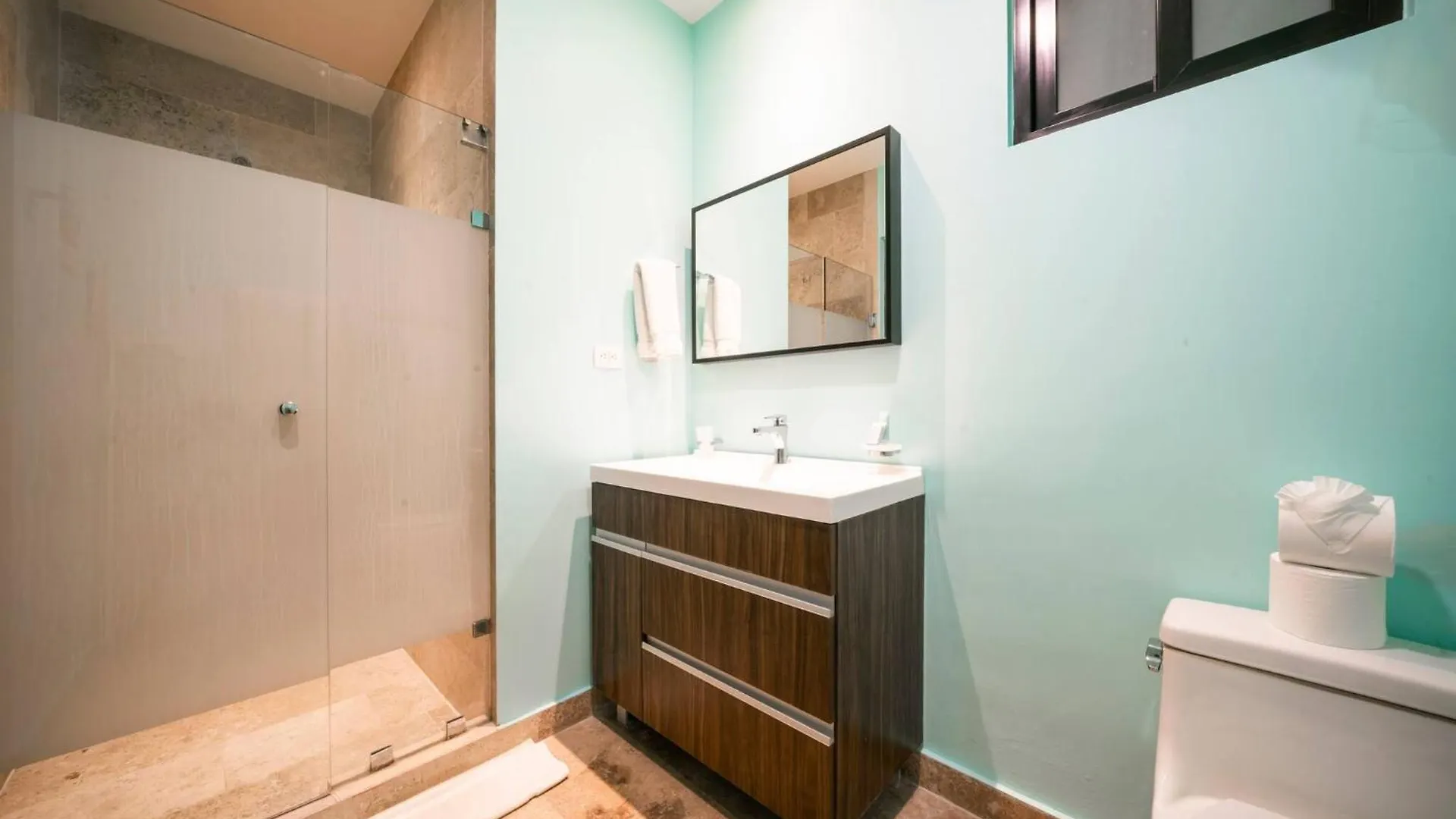 Apartment Condo Veronica - Comfortable 2 Bedroom With Rooftop Gym And Pool Playa del Carmen