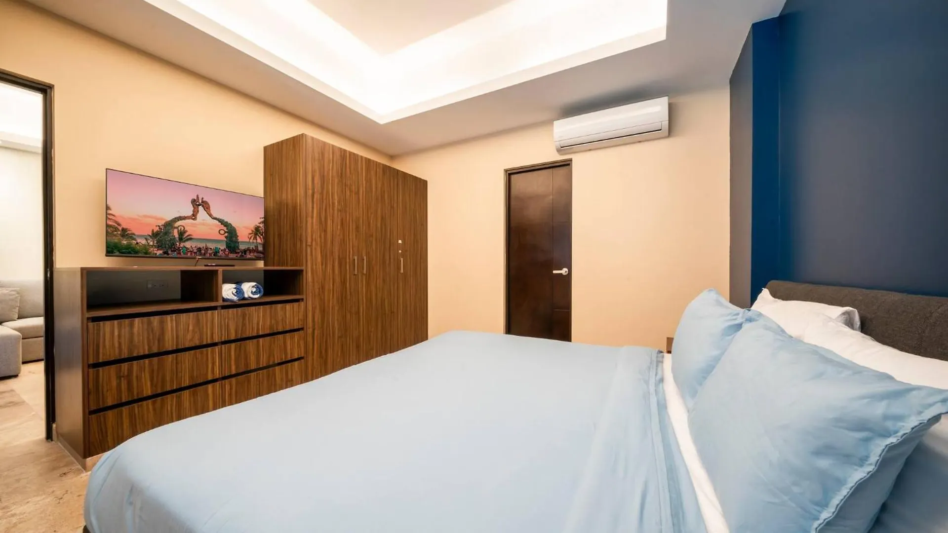 Condo Veronica - Comfortable 2 Bedroom With Rooftop Gym And Pool Playa del Carmen